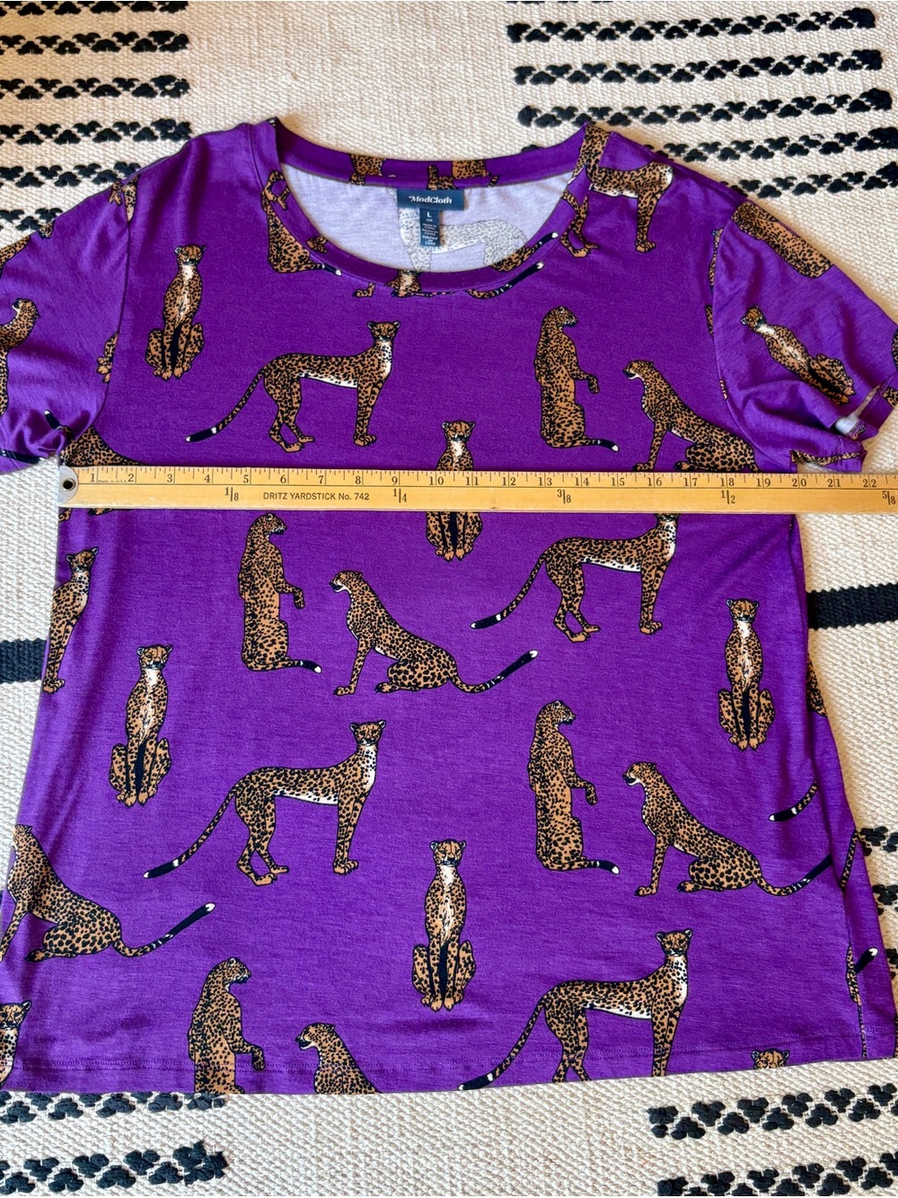 Purple ModCloth  Cheetah Print Short Sleeve Tee SZ L - Picture 4 of 7